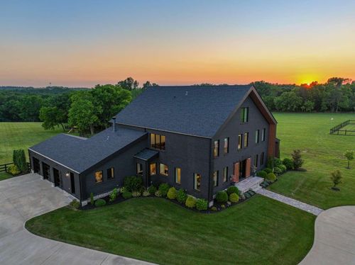 689 Sarah Blake Ln, Versailles, KY, 40383 | Card Image