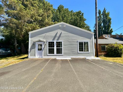 586 S Main Ave, Warrenton, OR, 97146-9534 | Card Image