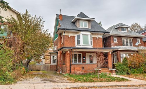 upper-152 Sanford Ave S, Hamilton, ON, L8M2G9 | Card Image