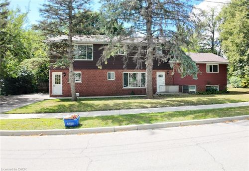 379 Holly St, Waterloo, ON, N2L4G5 | Card Image