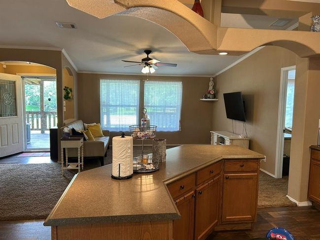 kitchen island | Image 10