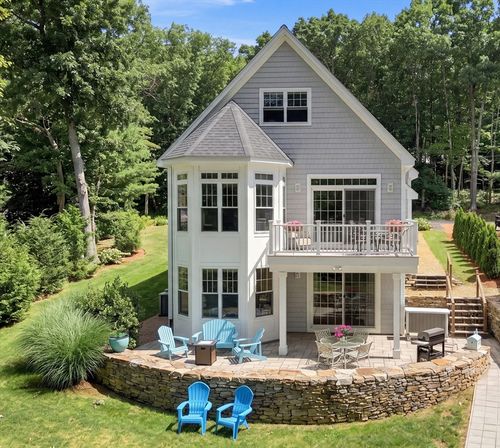 24 Laurelwood Dr, Webster, MA, 01570-3438 | Card Image