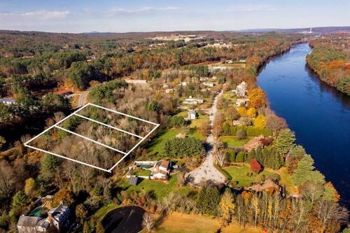 269 W River Rd, Hooksett, NH, 03106-2633 | Card Image