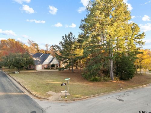 2022 Pinehurst St, Tyler, TX, 75703-5833 | Card Image