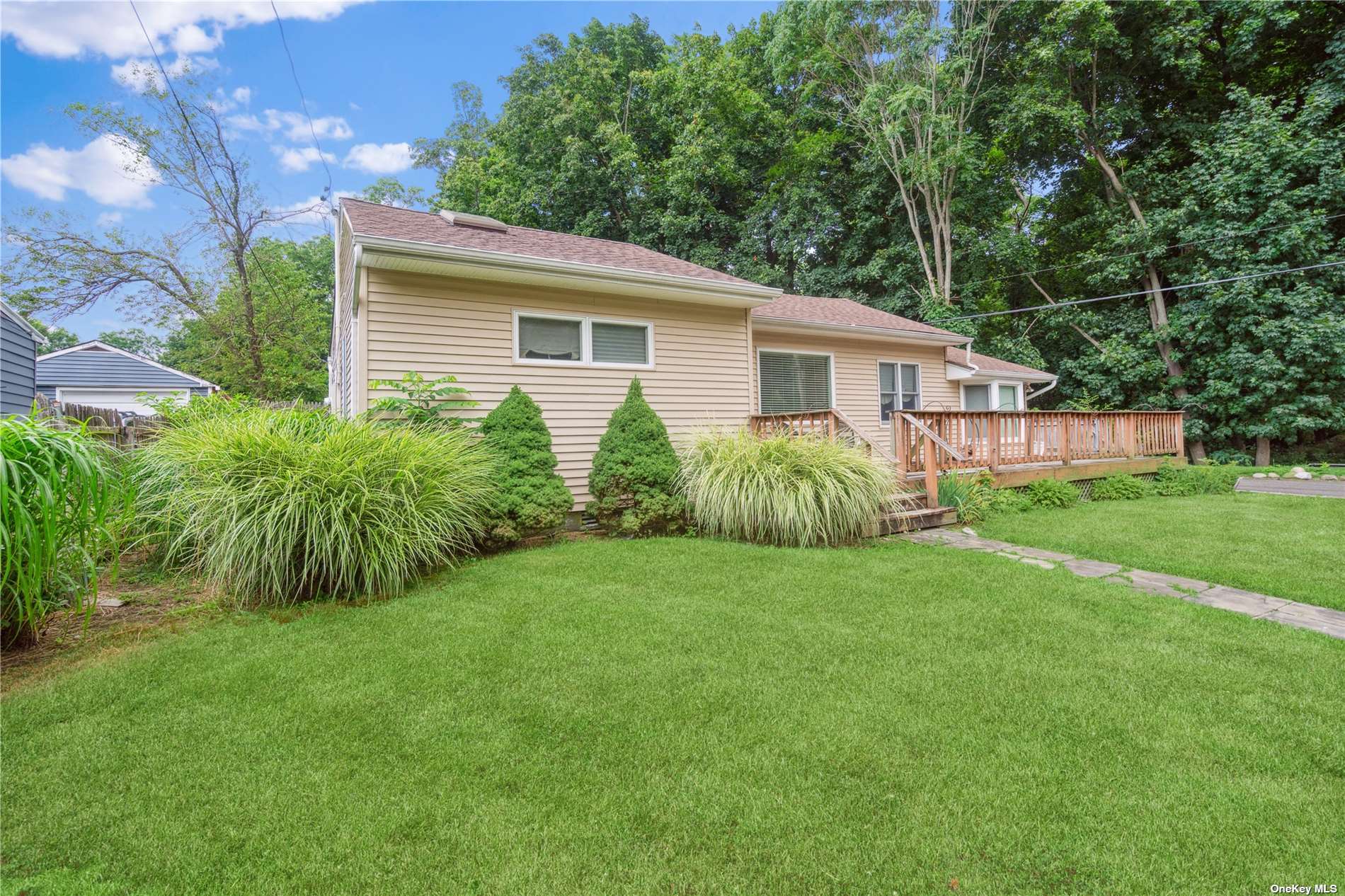 Woodruff Ct, Huntington, NY 11743