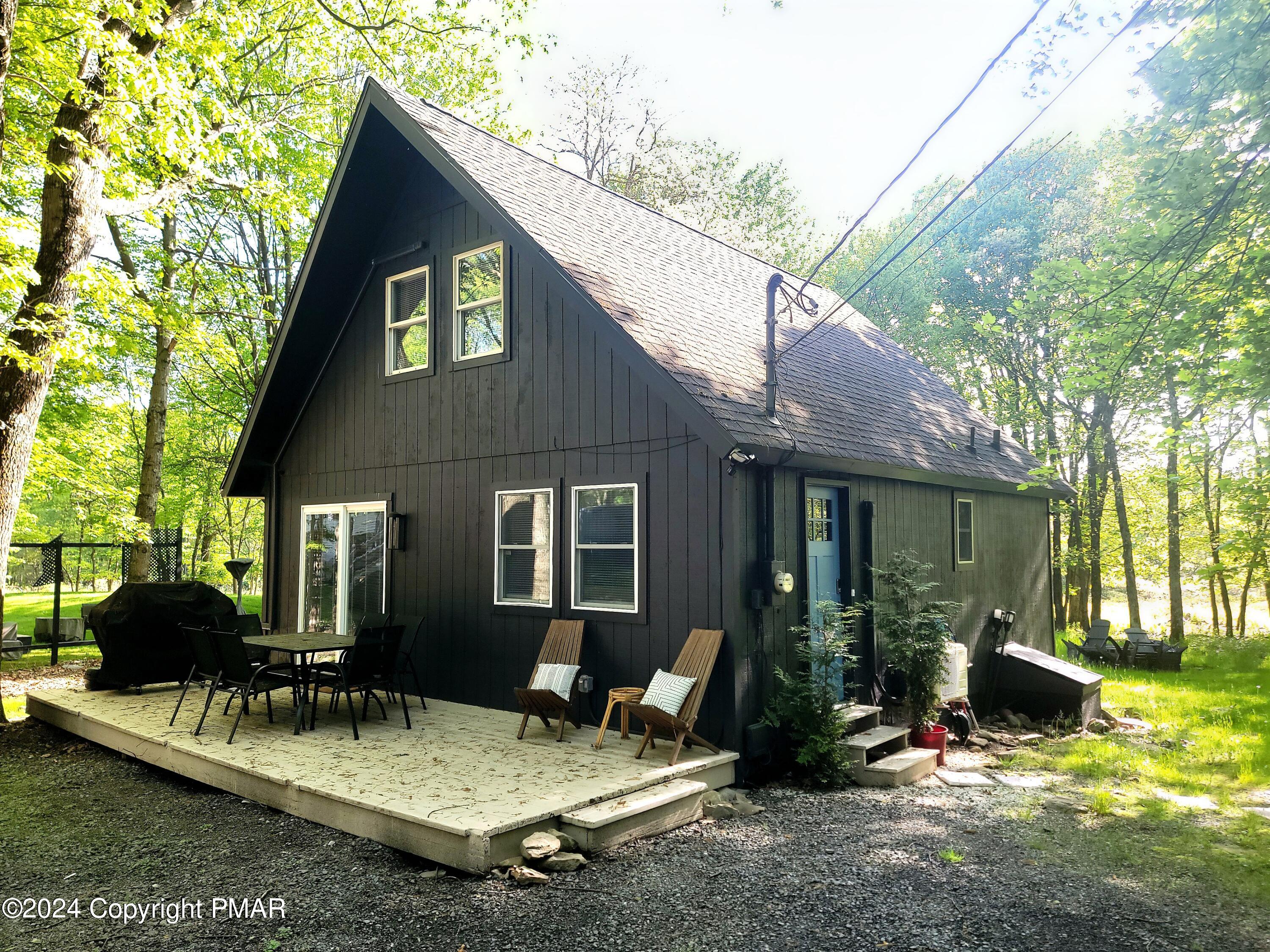 Cricket Ln, Long Pond, PA 18334