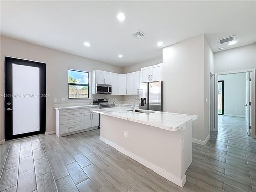 402-402 Nw 41st St, Oakland Park, FL, 33309-5142 | Card Image
