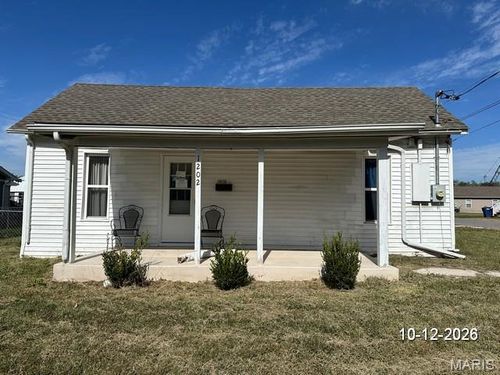 1202 W Locust St, Bowling Green, MO, 63334-1246 | Card Image