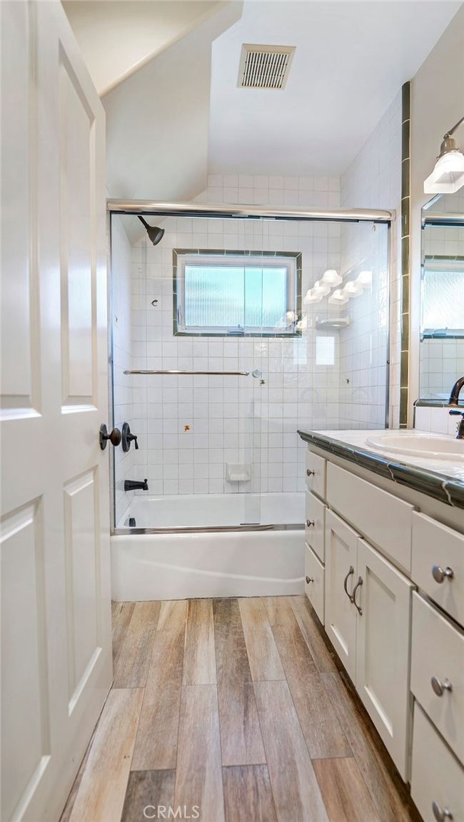 620 13 Th St, House other with 5 bedrooms, 3 bathrooms and 4 parking in Manhattan Beach CA | Image 17
