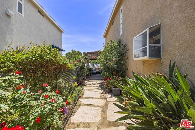 21683 Wo He Lo Trl, House other with 3 bedrooms, 4 bathrooms and null parking in Chatsworth CA | Image 26