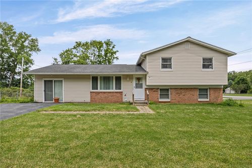 4 Mercury Dr, Gates, NY, 14624-2408 | Card Image
