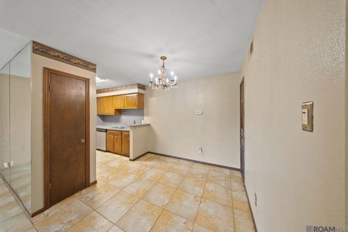 58-2100 College Dr, Baton Rouge, LA, 70808-1804 | Card Image