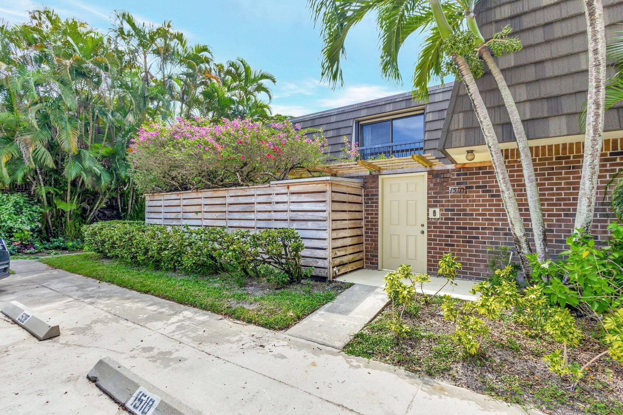 15th Ter, Palm Beach Gardens, FL 33418