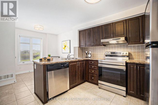 2411 Esprit Dr, Condo with 2 bedrooms, 3 bathrooms and 1 parking in Orléans ON | Image 12