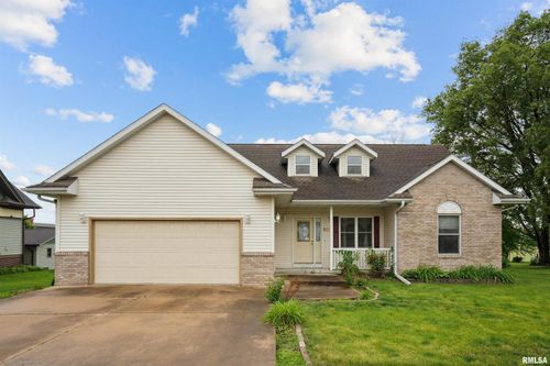 805 Mckinley Ave, Lowden, IA, 52255-9401 | Card Image