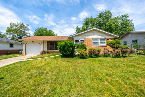 214 Greenbriar Street, Elk Grove Village, IL, 60007 | Card Image