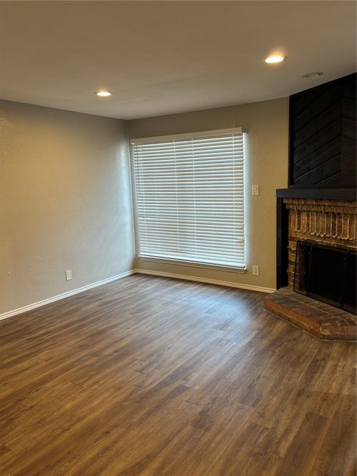 6028 Stoneybrook Dr, Fort Worth, TX, 76112-2789 | Card Image