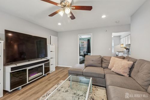 apt-6a-37 York Dr, Edison, NJ, 08817-4961 | Card Image