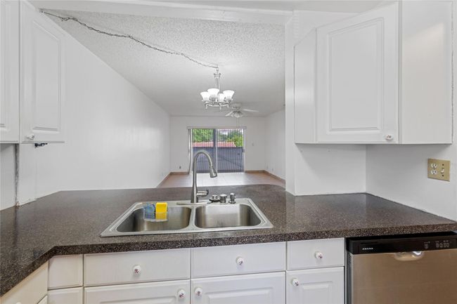 APT-16 - 3250 Nw 85 Th Ave, Condo with 2 bedrooms, 2 bathrooms and null parking in Coral Springs FL | Image 6