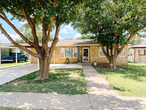 940 S 18th St, Slaton, TX, 79364-4808 | Card Image