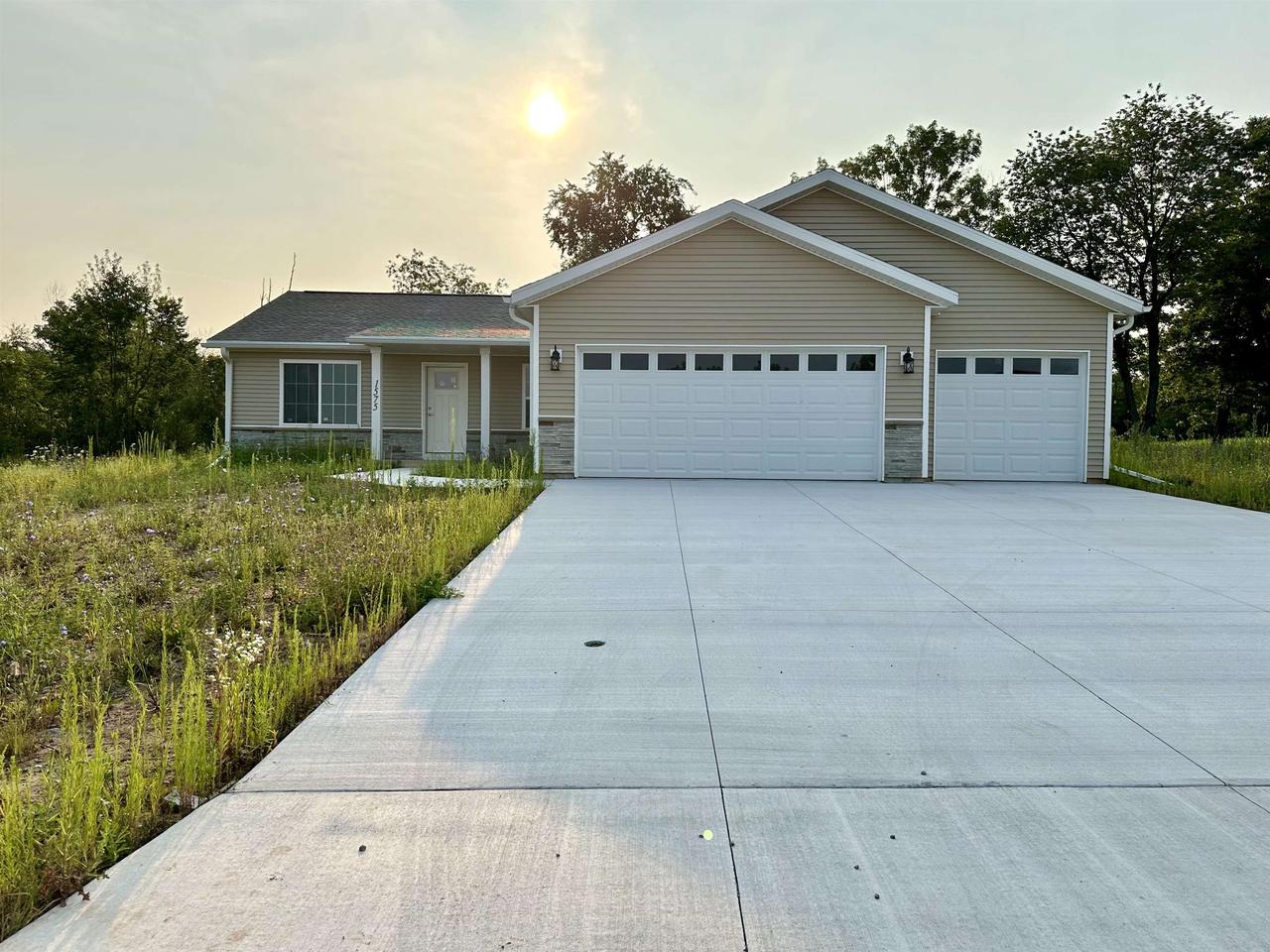 Rotary St, Waupaca, WI 54981