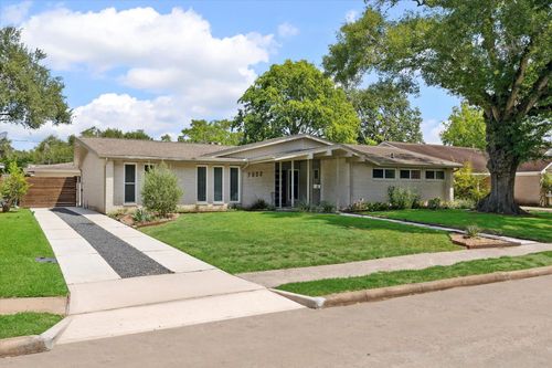 7822 Braesview Ln, Houston, TX, 77071-1307 | Card Image