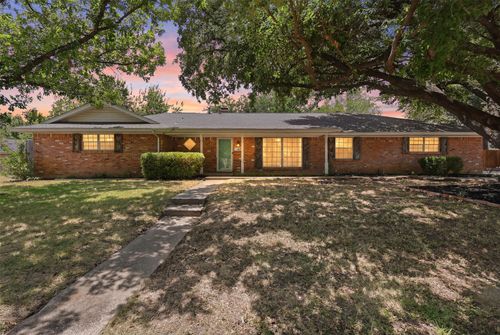 1429 Pamela St, Hurst, TX, 76053-3917 | Card Image