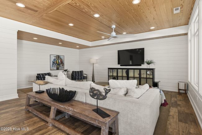 1408 Emerald Dr, House other with 3 bedrooms, 5 bathrooms and 1 parking in Emerald Isle NC | Image 12