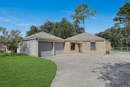 1127 Brookhollow Dr, Baton Rouge, LA, 70810-3529 | Card Image