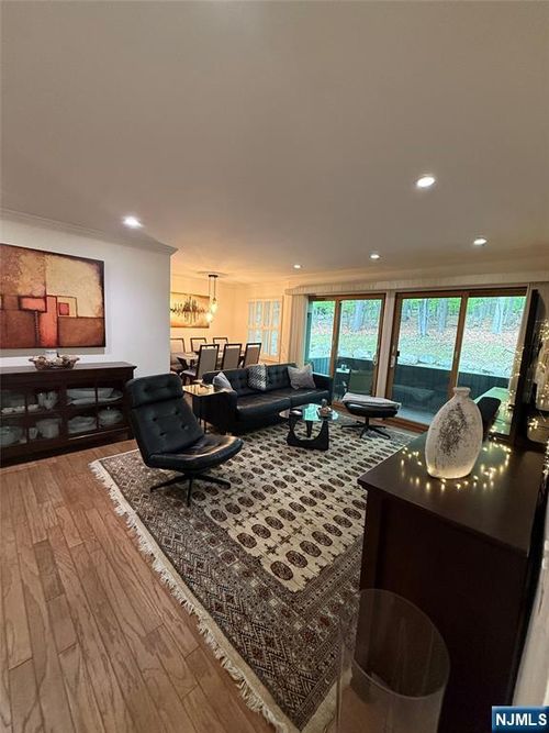 155 Indian Hollow Ct, Mahwah, NJ, 07430-2275 | Card Image