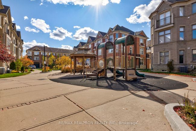 136 Vittorio De Luca Dr, House attached with 4 bedrooms, 3 bathrooms and 1 parking in Vaughan ON | Image 25