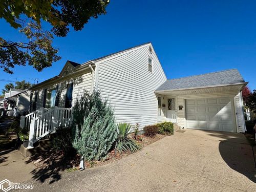 2728 Sunnyside Ave, Burlington, IA, 52601-2463 | Card Image