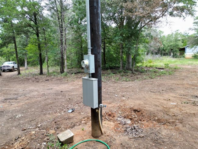 Exterior view of electric meter | Image 12