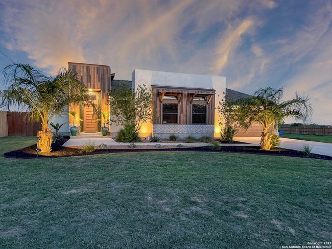 1208 Devine Dr, House other with 3 bedrooms, 2 bathrooms and null parking in Devine TX | Image 4
