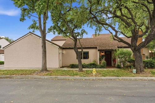 2524 Roblar Ln, Santa Clara, CA, 95051 | Card Image