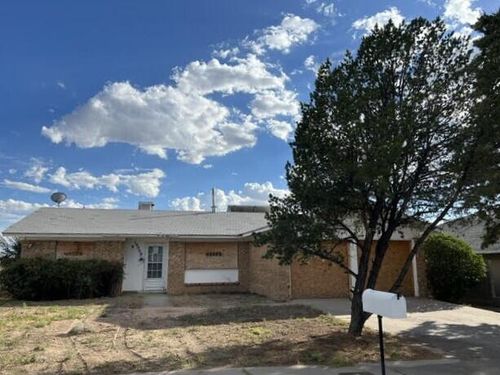 10004 Malaguena Ln Ne, Albuquerque, NM, 87111-1742 | Card Image