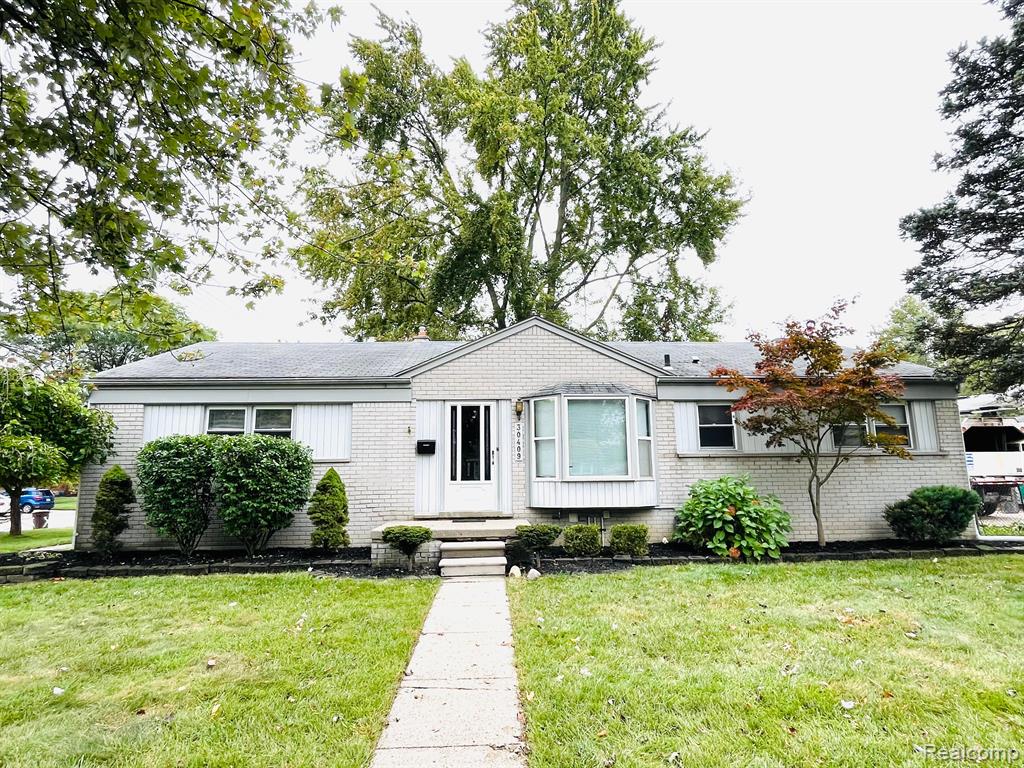 Hathaway St, Livonia, MI 48150