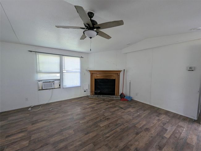 Large Living room with fireplace | Image 6