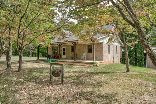 15 Oak Leaf Ln, Albany, KY, 42602-6261 | Card Image