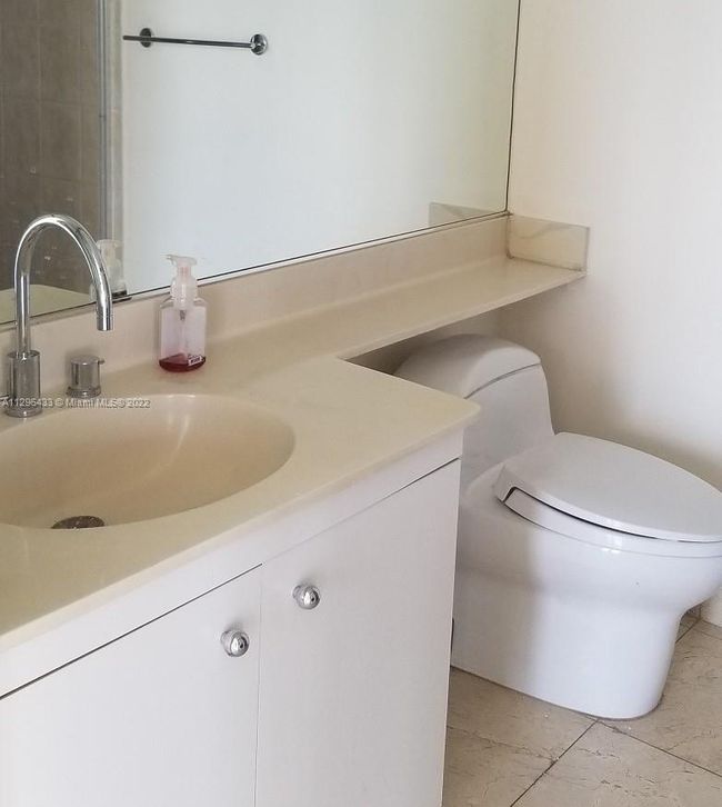APT-1710 - 2000 Towerside Ter, Condo with 2 bedrooms, 2 bathrooms and null parking in Miami FL | Image 14