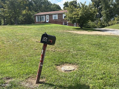 16 Persimmon Ln, Greeneville, TN, 37745-3527 | Card Image