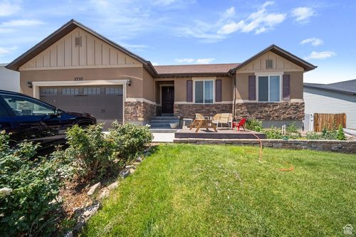 1737 N Broadway Ave, Tooele, UT, 84074-3113 | Card Image