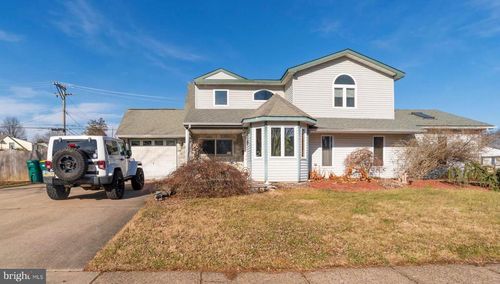 55 Hollow Rd, LEVITTOWN, PA, 19056-1146 | Card Image