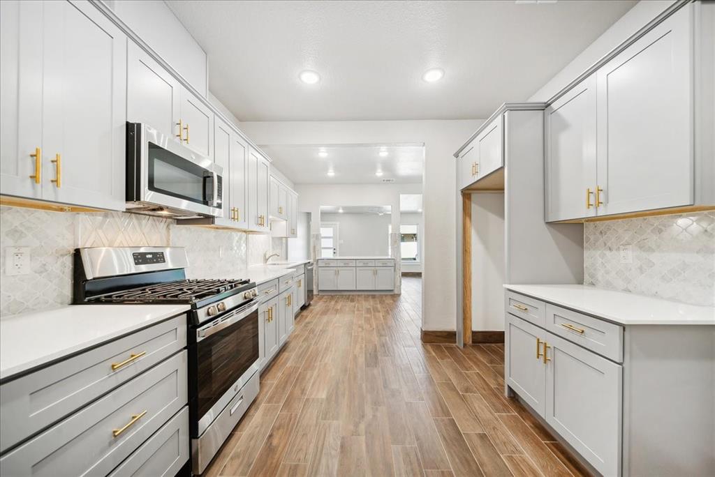 Avenue G , Dallas, TX 75203