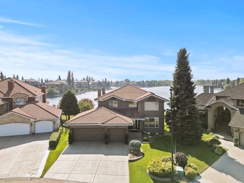230 Mckenzie Lake Bay Se, Calgary, AB, T2Z2H2 | Card Image