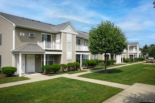 b19-465 New Hwy, Copiague, NY, 11726-1050 | Card Image