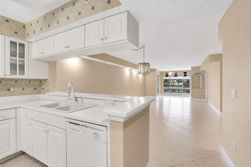 206-12547 Imperial Isle Dr, Boynton Beach, FL, 33437-7233 | Card Image
