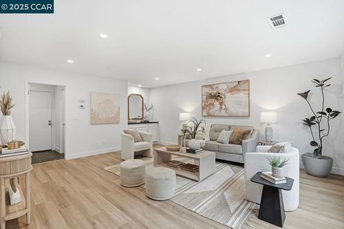 57 Parkview Ter, San Pablo, CA, 94806-4171 | Card Image