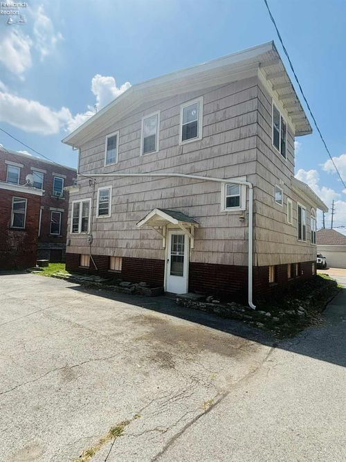228 Washington Ct, Sandusky, OH, 44870-2205 | Card Image