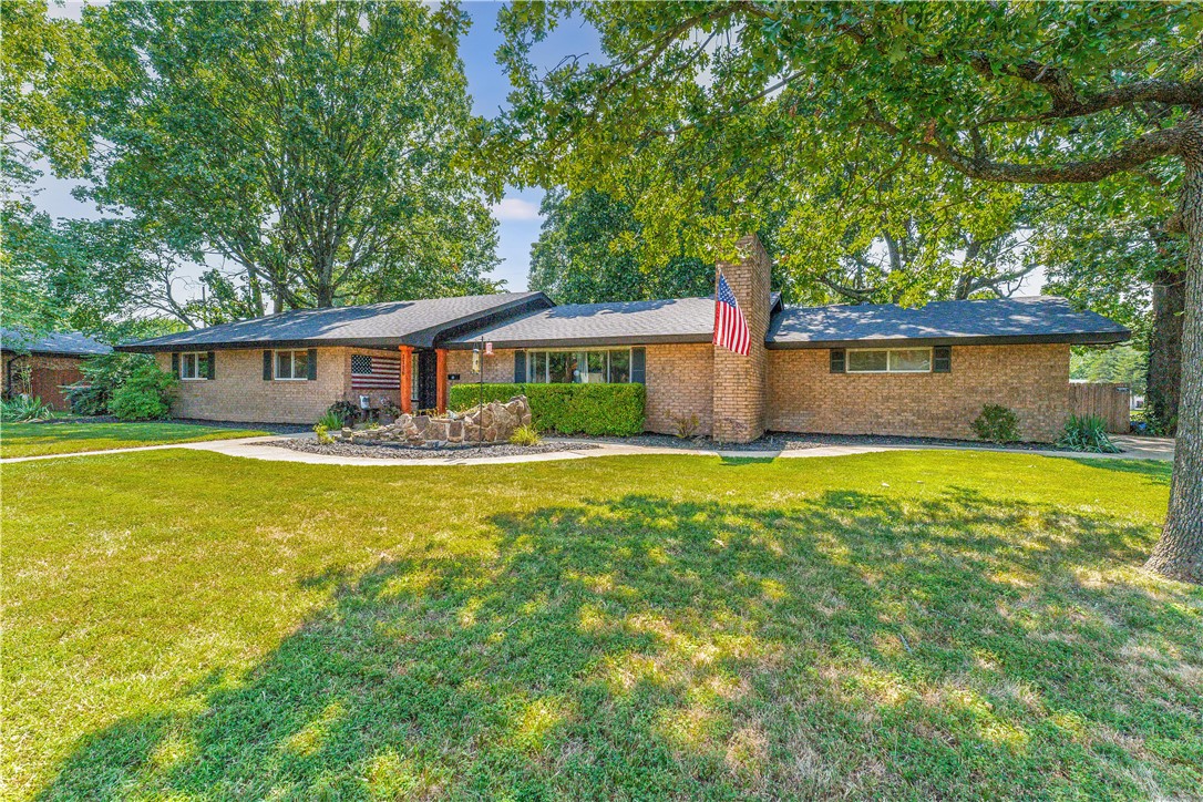 Bronco Ln, Springdale, AR 72762
